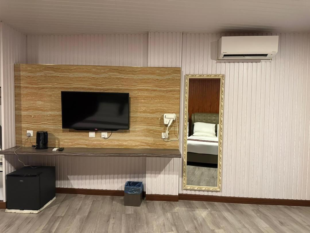 Ss Hotel เซเรมบัน ภายนอก รูปภาพ