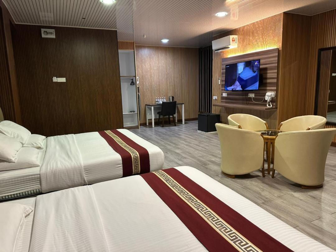 Ss Hotel เซเรมบัน ภายนอก รูปภาพ