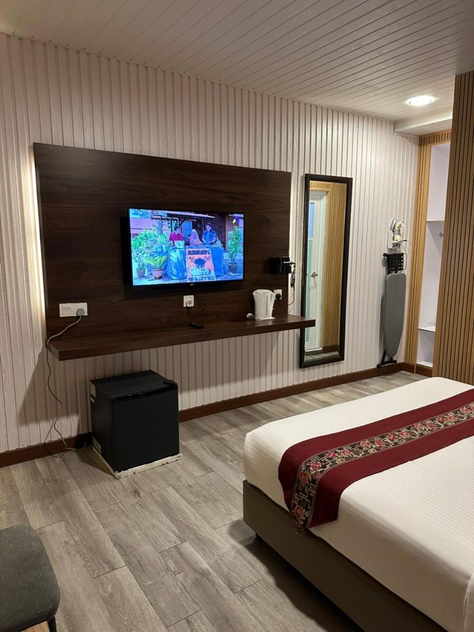 Ss Hotel เซเรมบัน ภายนอก รูปภาพ